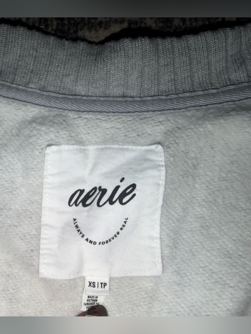aerie Gray V-Neck Button Cardigan - Picture 2 of 3